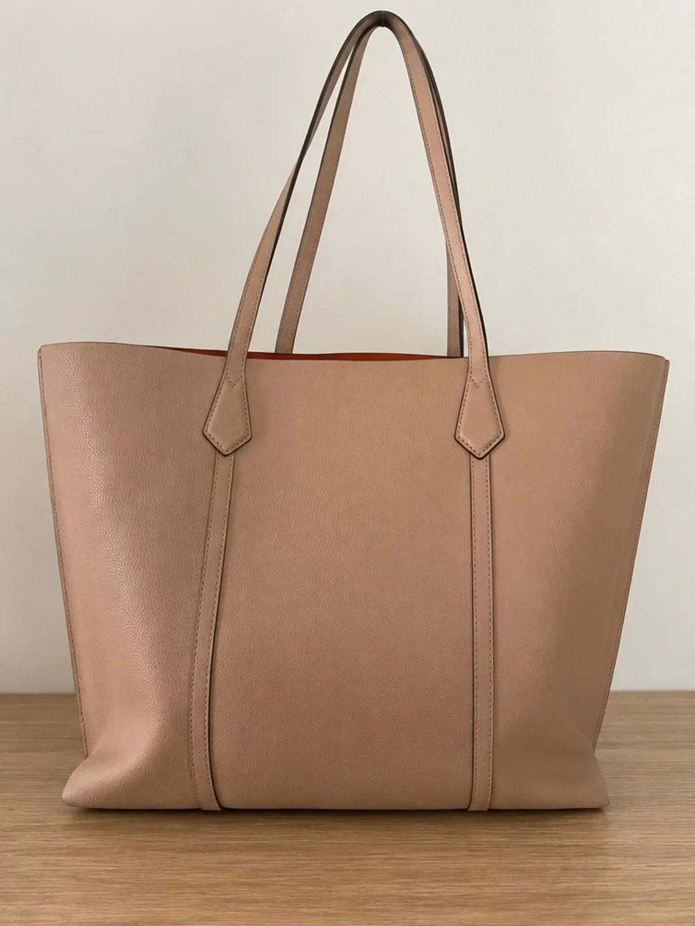 Tory Burch Perry Medium Leather Tote